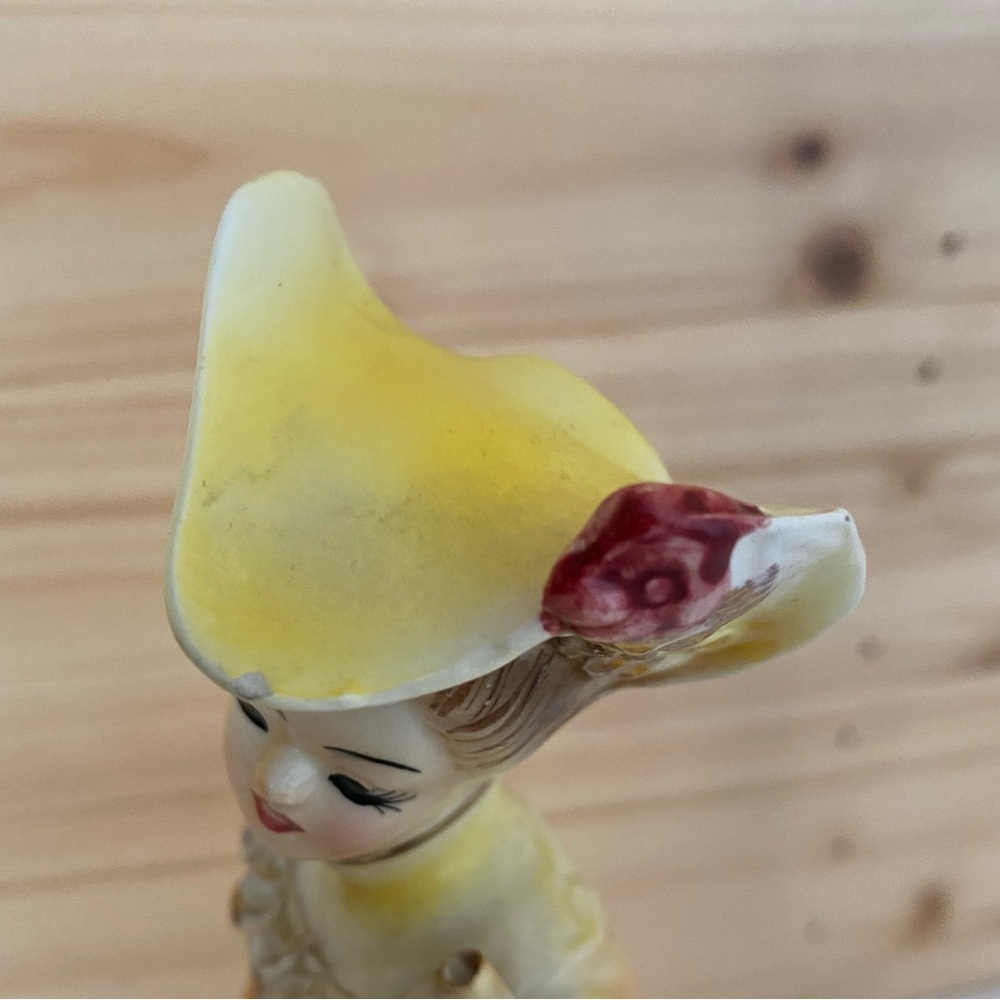 VINTAGE 10” Tall Victorian Lady Figurine Yellow Dress Golden Ruffled Accents - Picture 12 of 13